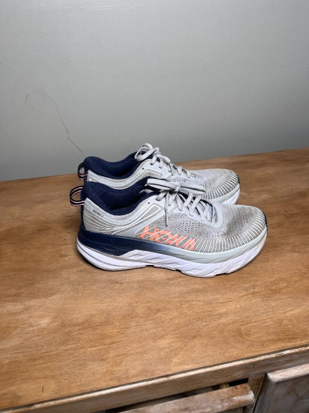 Hoka One One | Bondi 7 / women’s sneakers shoe US 8 Navy Gray